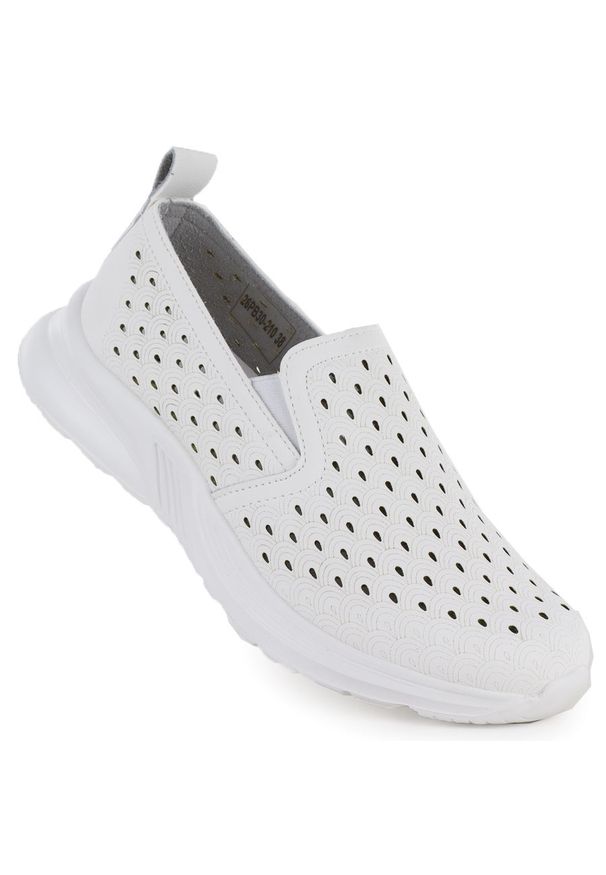 Półbuty damskie wsuwane ażurowe białe NEWS 210. Zapięcie: bez zapięcia. Kolor: biały. Materiał: skóra ekologiczna. Wzór: ażurowy