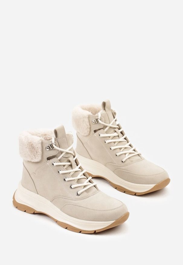 Born2be - Beżowe Trapery na Grubej Podeszwie Ozdobione Futerkiem Furitte. Okazja: na co dzień. Kolor: beżowy. Materiał: futro. Wzór: aplikacja. Styl: casual, klasyczny