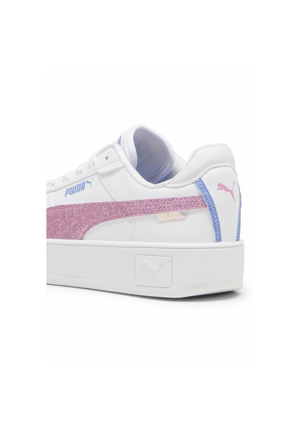 Trenerzy damscy Puma Carina Street Deep Dive. Zapięcie: sznurówki. Kolor: biały, wielokolorowy, różowy, niebieski. Materiał: materiał, syntetyk. Szerokość cholewki: normalna. Sport: turystyka piesza
