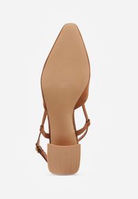 Renee - Brązowe Letnie Czółenka VICES w Stylu Slingback na Słupku Synossia. Okazja: na co dzień. Kolor: brązowy. Materiał: jeans. Sezon: lato. Obcas: na słupku. Styl: elegancki, casual #7