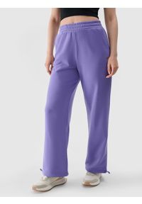 4f - 4F Spodnie dresowe oversize damskie - fioletowe XL. Kolor: fioletowy. Materiał: dresówka. Wzór: gładki, ze splotem #2