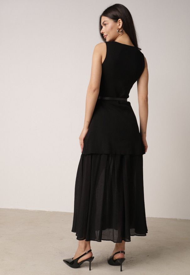 Born2be - Czarna Dwuwarstwowa Sukienka Dzianinowa z Wiskozą i Paskiem z Klamrą Arkesia. Okazja: na co dzień, na spotkanie biznesowe. Kolor: czarny. Materiał: dzianina, wiskoza. Typ sukienki: proste. Styl: casual, biznesowy, elegancki