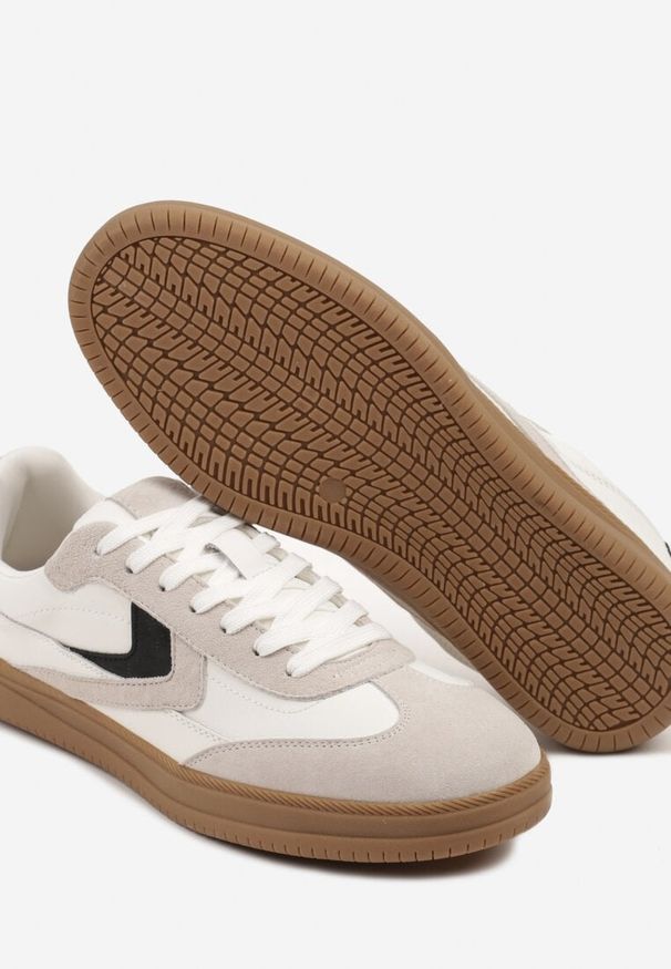 Renee - Beżowe Sneakersy Skórzane w Stylu Tenisówek z Geometrycznym Motywem Erisane. Okazja: na co dzień. Kolor: beżowy. Materiał: skóra. Wzór: geometria