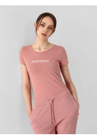 4f - T-shirt regular z nadrukiem damski. Kolor: różowy. Materiał: bawełna, dzianina. Wzór: nadruk #1