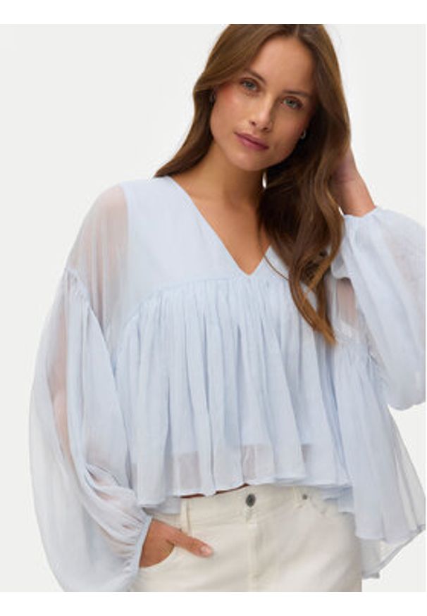Vero Moda Bluzka Katie 10346404 Błękitny Regular Fit. Kolor: niebieski. Materiał: syntetyk