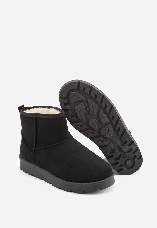 Born2be - Czarne Wsuwane Śniegowce do Kostki z Imitacji Zamszu Atuvitta. Okazja: na co dzień. Zapięcie: bez zapięcia. Kolor: czarny. Materiał: zamsz. Styl: casual