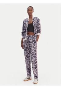 Adidas - adidas Dres Essentials 3-Stripes Animal KB8935 Fioletowy Regular Fit. Kolor: fioletowy. Materiał: syntetyk #1