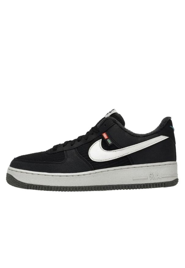 Buty do chodzenia męskie Nike Air Force 1 Low ’07 Lv8. Kolor: czarny. Materiał: skóra. Szerokość cholewki: normalna. Model: Nike Air Force. Sport: turystyka piesza