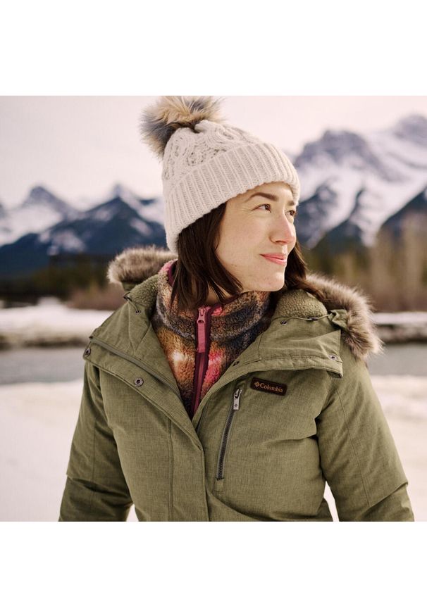 columbia - Czapka damska Boundless Days Cable Knit Pom Beanie. Kolor: beżowy. Materiał: poliester