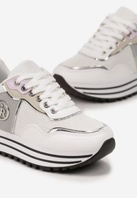 Born2be - Białe Sneakersy Ozdobione Brokatem i Logo Loppera. Kolor: biały. Szerokość cholewki: normalna. Wzór: aplikacja. Obcas: na platformie #5