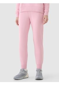 4f - 4F Spodnie dresowe joggery damskie - różowe M. Kolor: różowy. Materiał: dresówka. Wzór: gładki, ze splotem #2