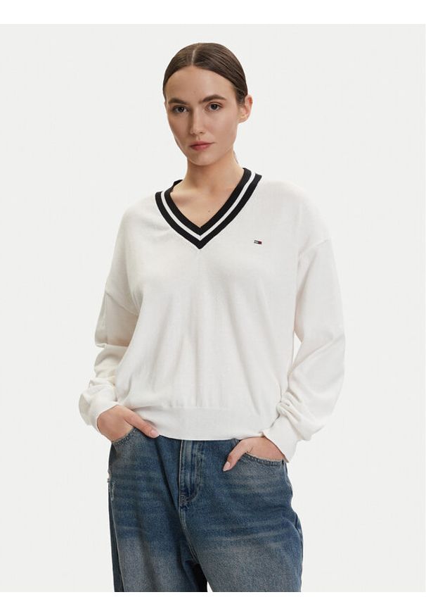 Tommy Jeans Sweter DW0DW22778 Biały Regular Fit. Kolor: biały. Materiał: bawełna