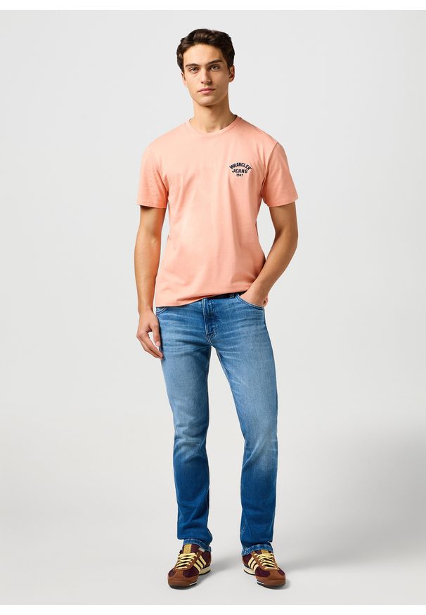 Wrangler - MESKA KOSZULKA WRANGLER SMALL LOGO TEE SHRIMP 112362799