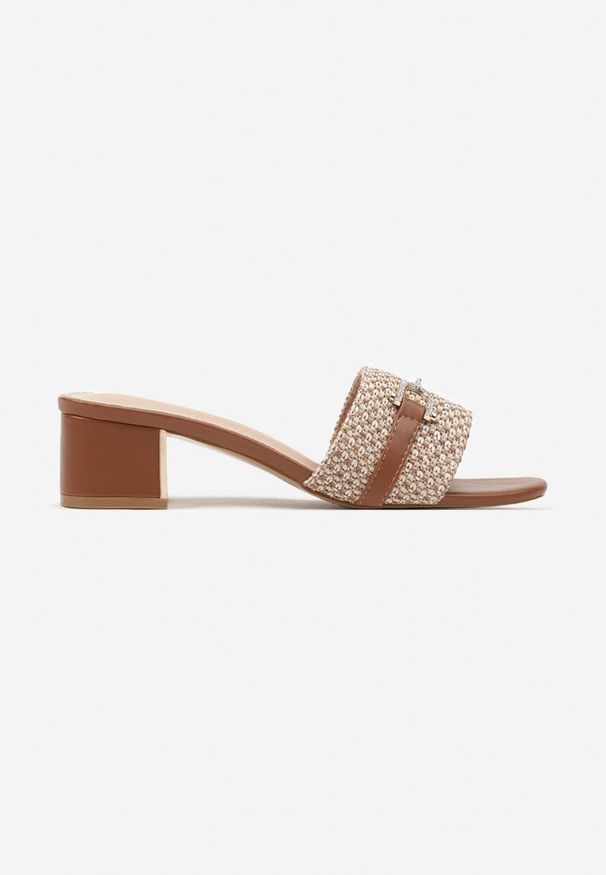 Born2be - Brązowe Klapki na Obcasie z Plecionką i Klamrą Alimera. Okazja: na co dzień. Kolor: brązowy. Obcas: na obcasie. Styl: elegancki, casual. Wysokość obcasa: średni