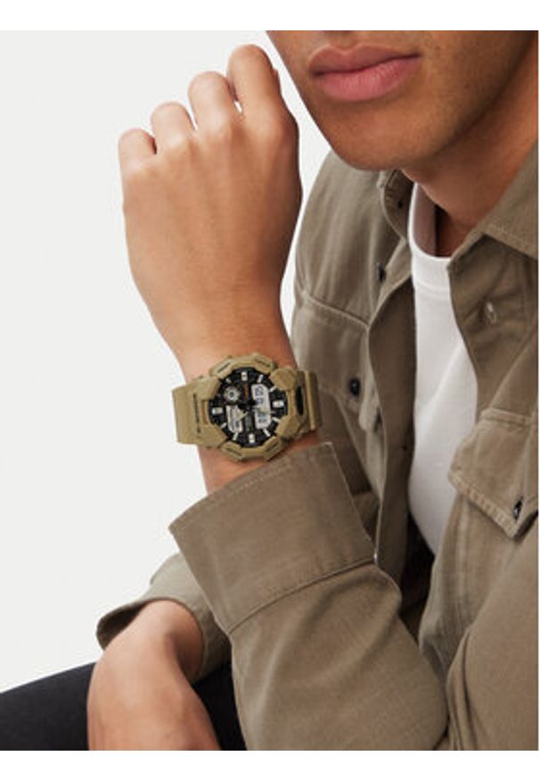 G-Shock Zegarek GA-010-5AER Beżowy. Kolor: beżowy. Materiał: syntetyk