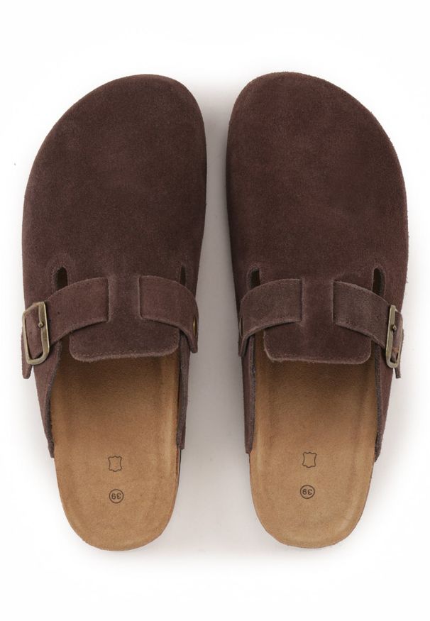 Renee - Brązowe Klapki Typu Chodaki z Zamszu Naturalnego z Klamrą Meridnore. Kolor: brązowy. Materiał: zamsz. Sezon: lato. Styl: elegancki
