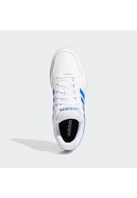 Buty do chodzenia męskie Adidas Hoops 3.0. Zapięcie: pasek. Materiał: kauczuk, skóra, syntetyk. Szerokość cholewki: normalna. Wzór: paski. Sport: turystyka piesza