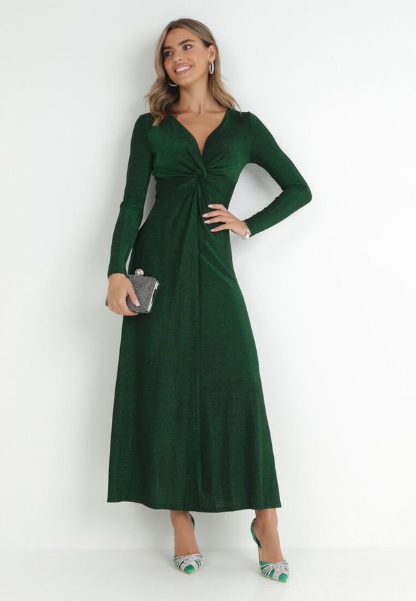 Born2be - Zielona Sukienka z Marszczeniem przy Dekolcie Metaliczna Sisio. Okazja: na co dzień. Kolor: zielony. Długość rękawa: długi rękaw. Typ sukienki: dopasowane, sportowe, proste. Styl: casual, sportowy