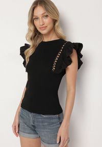 Born2be - Czarna Bluzka z Falbanami i Ażurowym Wzorem Izemira. Okazja: na co dzień. Kolor: czarny. Materiał: jeans. Wzór: ażurowy. Styl: klasyczny, elegancki, casual #6