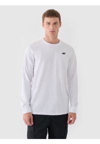 4f - Longsleeve regular gładki męski - biały. Okazja: na co dzień. Kolor: biały. Materiał: jersey, dzianina, bawełna. Długość rękawa: długi rękaw. Długość: długie. Wzór: gładki. Styl: sportowy, casual, klasyczny