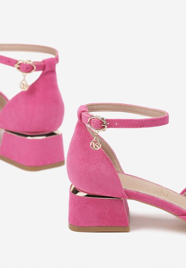 Renee - Fuksjowe Czółenka Vices na Słupku z Wkładką ze Skóry Naturalnej i Metaliczną Ozdobą Velori. Okazja: do pracy, na spotkanie biznesowe. Zapięcie: sprzączka. Kolor: różowy. Materiał: skóra. Wzór: aplikacja. Obcas: na słupku. Styl: wizytowy, biznesowy. Wysokość obcasa: średni