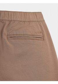 outhorn - Spodenki tkaninowe męskie - brązowe. Okazja: na co dzień. Kolor: brązowy. Materiał: tkanina. Styl: casual, klasyczny #3