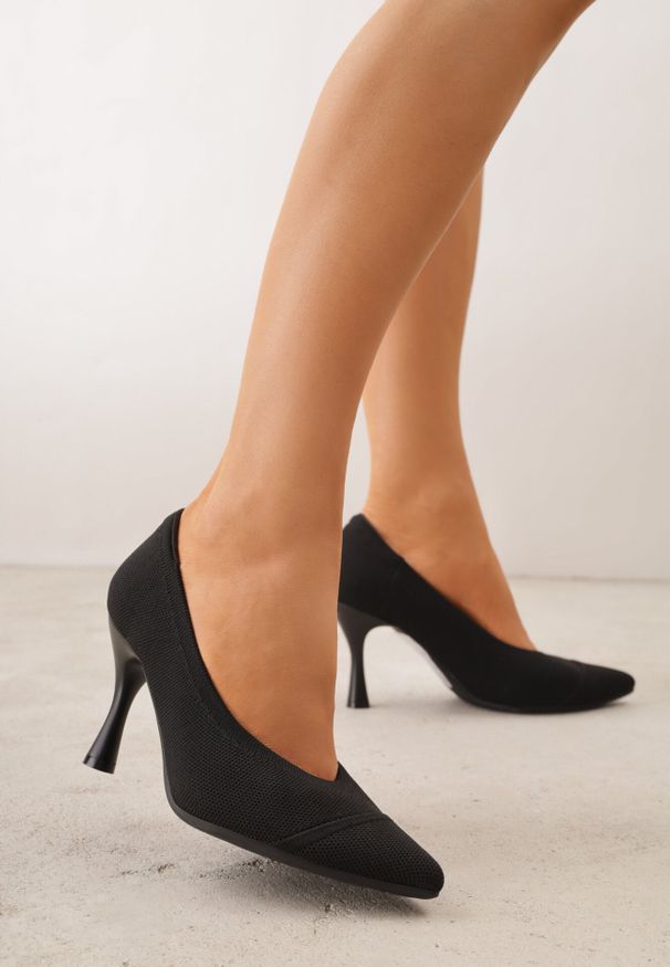 Born2be - Czarne Szpilki VICES z Dzianiny z Amortyzującą Wkładką i Miękkim Zapiętkiem Naviane. Okazja: na spotkanie biznesowe, na co dzień. Kolor: czarny. Materiał: dzianina. Sezon: lato. Obcas: na szpilce. Styl: biznesowy, casual