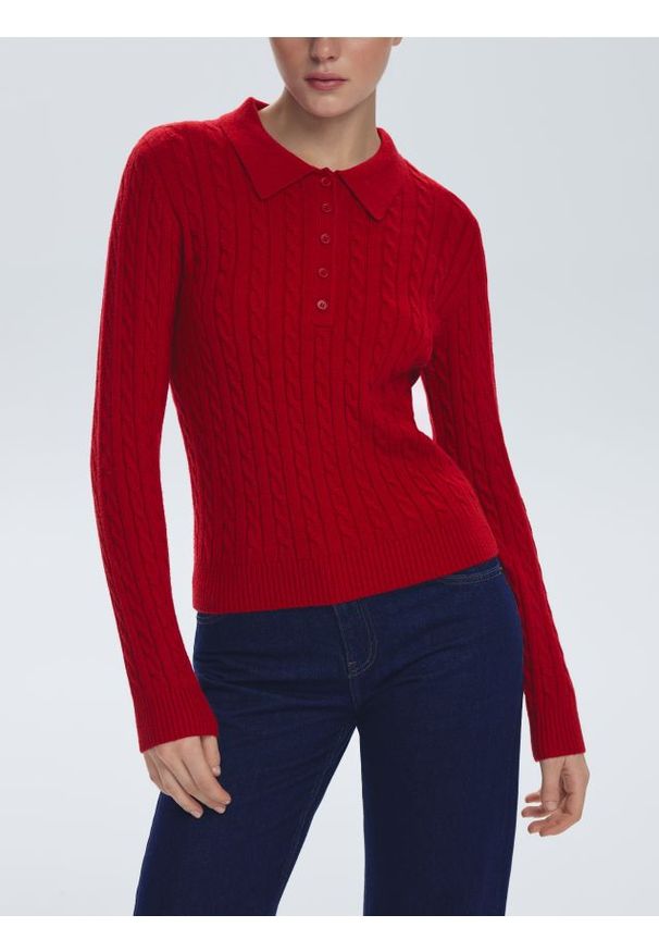 Reserved - Sweter z ozdobnym splotem - czerwony. Kolor: czerwony. Materiał: wiskoza, dzianina. Wzór: ze splotem