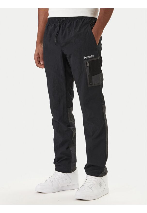 columbia - Columbia Spodnie outdoor Challenger™ 2071561 Czarny Regular Fit. Kolor: czarny. Materiał: syntetyk. Sport: outdoor