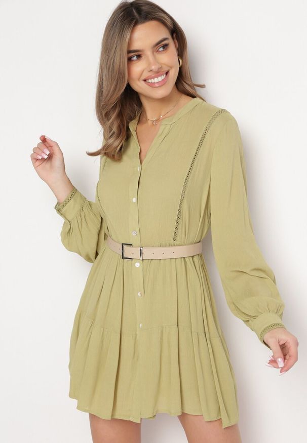 Born2be - Zielona Koszulowa Sukienka w Stylu Boho z Rozkloszowanym Dołem Liorda. Kolor: zielony. Sezon: wiosna, lato. Typ sukienki: koszulowe. Styl: boho. Długość: mini