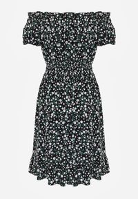 Born2be - Czarna Bawełniana Sukienka Hiszpanka w Kwiaty z Marszczoną Gumką w Talii Rosaliya. Typ kołnierza: dekolt hiszpanka. Kolor: czarny. Materiał: bawełna. Wzór: kwiaty #5