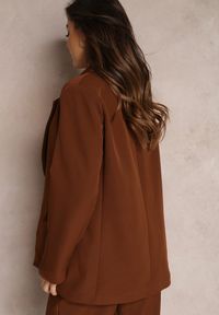 Renee - Brązowa Marynarka Oversize Niezapinana Charme. Kolor: brązowy. Materiał: materiał, tkanina