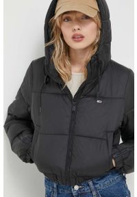 Tommy Jeans kurtka damska kolor czarny zimowa. Kolor: czarny. Materiał: włókno, materiał. Sezon: zima #1