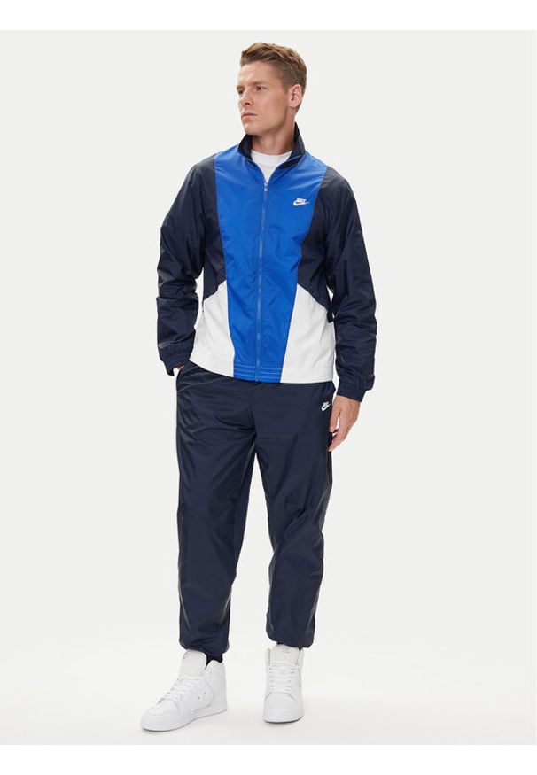 Nike Dres Club HJ1985 Granatowy Relaxed Fit. Kolor: niebieski. Materiał: syntetyk