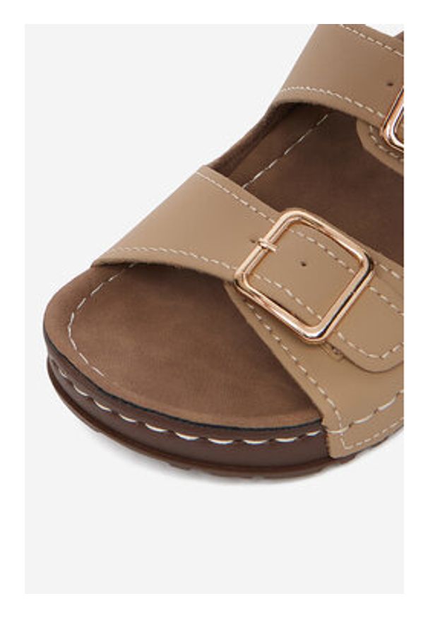 Go Soft Klapki CEO-W21202 Beżowy. Kolor: beżowy. Materiał: skóra