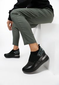 Born2be - Czarno-Zielone Sneakersy Mapeloris. Kolor: czarny #1
