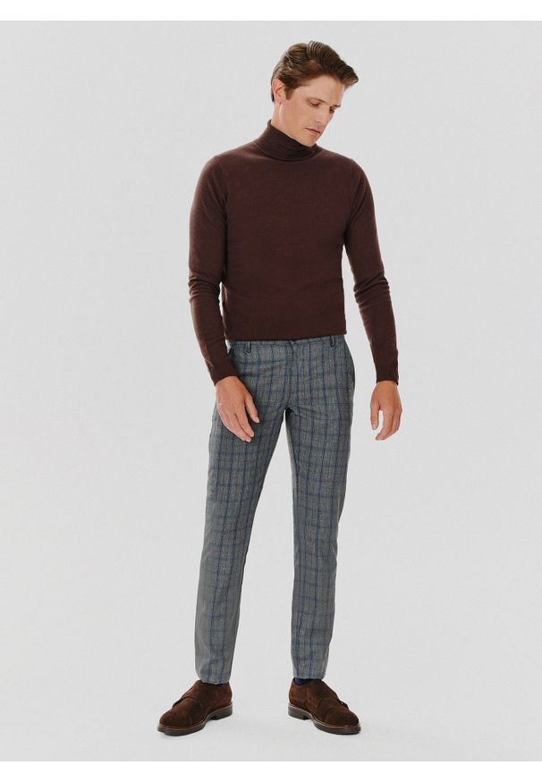 Pako Lorente - PAKO LORENTE – Szare spodnie męskie w niebieską kratę. Okazja: na co dzień. Kolor: wielokolorowy, niebieski, szary. Materiał: poliester, wiskoza. Styl: casual