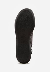 Born2be - Czarne Sandały Vices na Koturnie Ażurowe z Ozdobą Aterina. Okazja: na co dzień. Kolor: czarny. Wzór: aplikacja, ażurowy. Sezon: wiosna, lato. Obcas: na koturnie. Styl: elegancki, klasyczny, casual #8