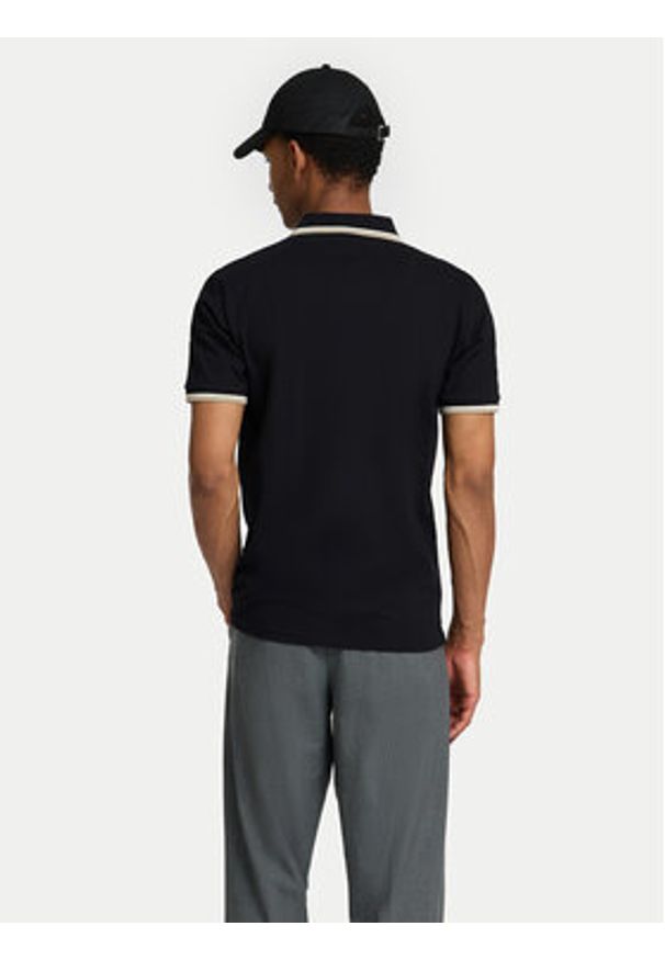 Selected Homme Polo 16095852 Czarny Slim Fit. Typ kołnierza: polo. Kolor: czarny. Materiał: bawełna