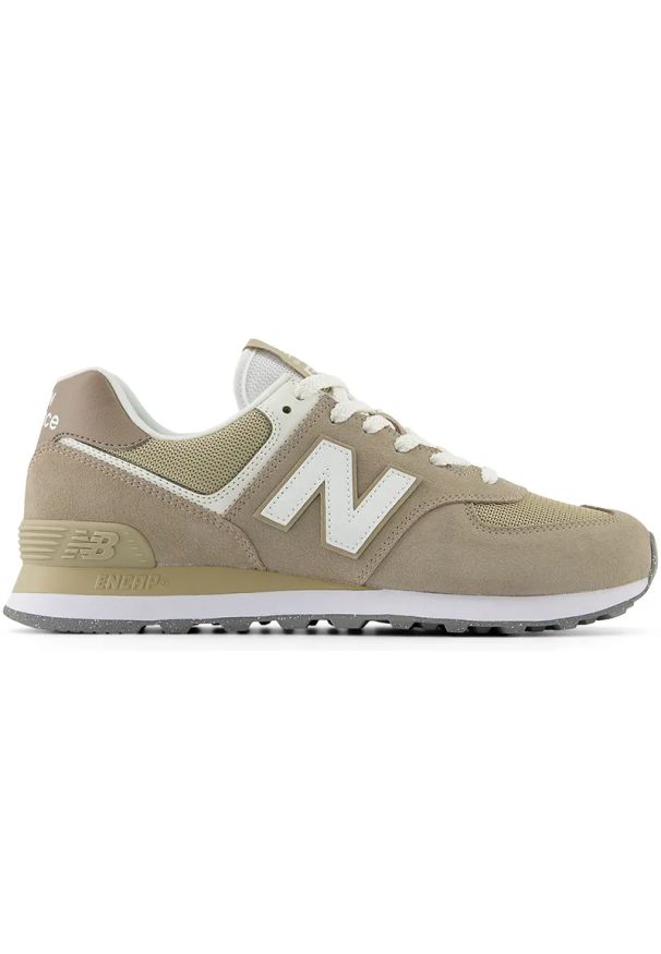 Buty unisex New Balance U574ESF – brązowe. Okazja: na co dzień. Kolor: brązowy. Materiał: skóra, guma, zamsz. Szerokość cholewki: normalna. Wzór: aplikacja. Model: New Balance 574