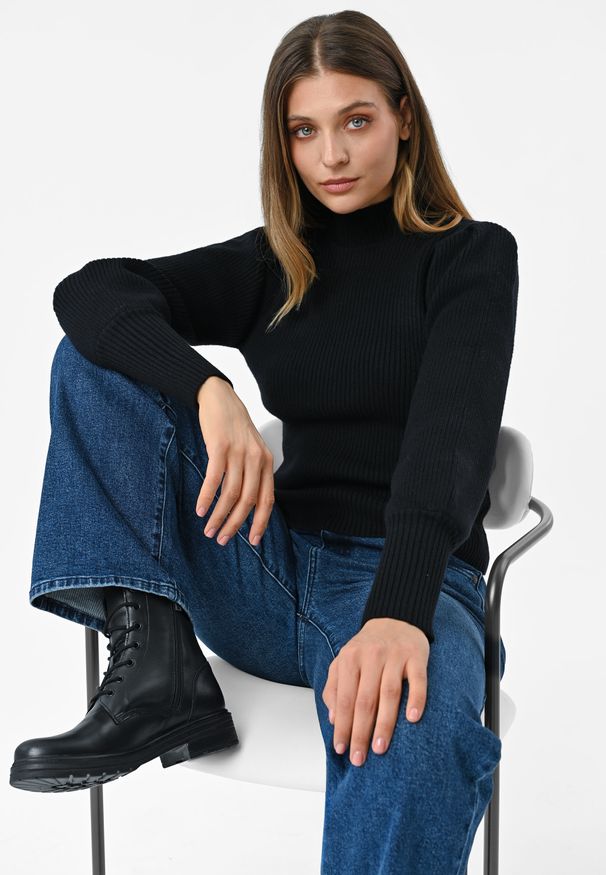 Volcano - Prążkowany sweter S-MOKA. Okazja: na co dzień. Materiał: prążkowany. Wzór: prążki, gładki, ze splotem. Styl: casual, elegancki