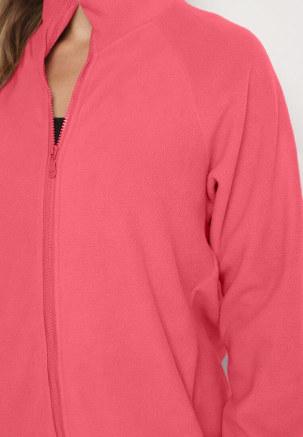 Born2be - Różowa Bluza na Suwak o Prostym Kroju ze Stójką i Kieszeniami Esamira. Okazja: na co dzień. Typ kołnierza: kołnierzyk stójkowy. Kolor: różowy. Materiał: jeans. Długość rękawa: długi rękaw. Długość: długie. Styl: elegancki, casual