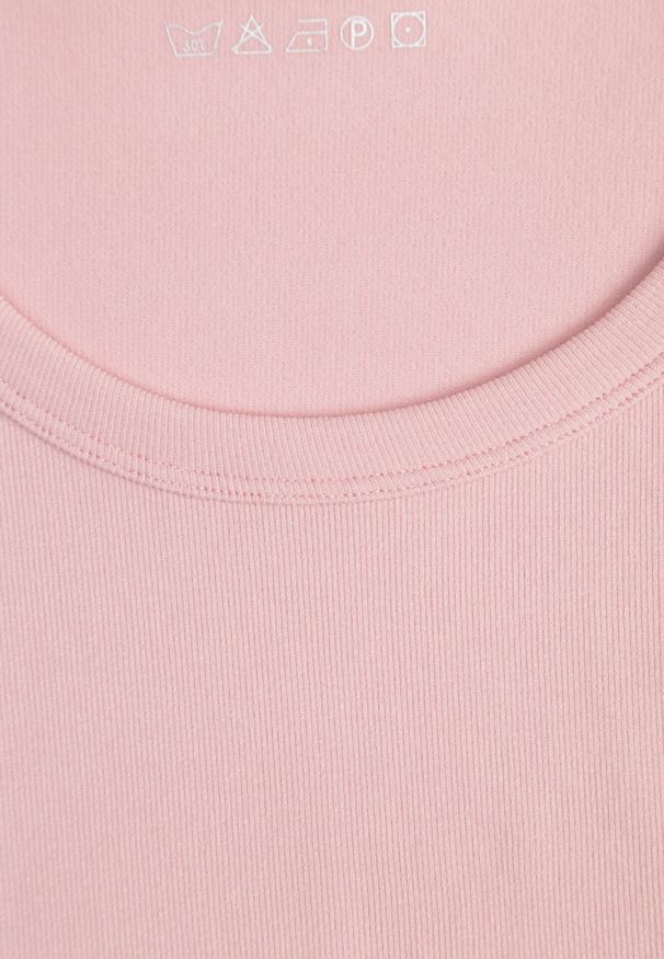 Born2be - Różowy Gładki T-shirt o Krótszym Kroju Errora. Okazja: na co dzień. Kolor: różowy. Materiał: materiał, jeans. Długość: krótkie. Wzór: gładki. Styl: casual