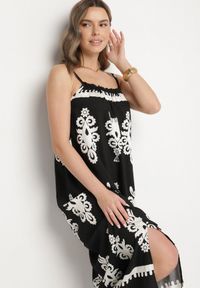 Born2be - Czarna Sukienka o Rozkloszowanym Kroju na Ramiączkach w Etniczny Wzór Revoniae. Okazja: na co dzień. Typ kołnierza: dekolt w kształcie V. Kolor: czarny. Długość rękawa: na ramiączkach. Styl: elegancki, casual #6