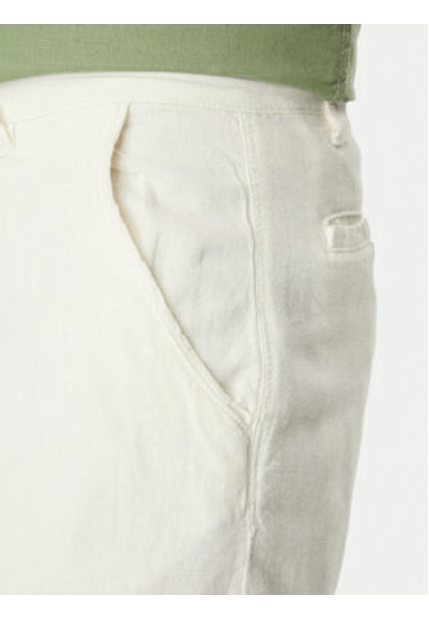 Blend Szorty materiałowe 20717870 Biały Regular Fit. Kolor: biały. Materiał: wiskoza