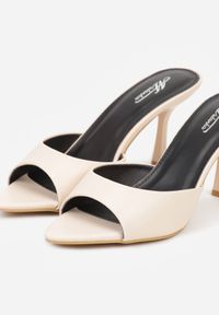 Born2be - Beżowe Klapki na Szpilce z Otwartym Noskiem w Szpic Sewnessa. Okazja: na spotkanie biznesowe, do pracy. Nosek buta: otwarty. Kolor: beżowy. Materiał: jeans, koronka. Obcas: na szpilce. Styl: biznesowy, elegancki #4