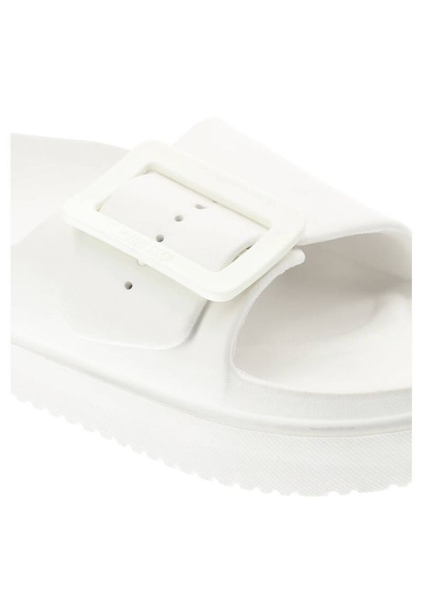 Big-Star - Białe Klapki Big Star Wygodne Obuwie Damskie Na Platformie. Okazja: na co dzień. Kolor: biały. Materiał: materiał. Sezon: lato. Obcas: na platformie. Styl: casual, elegancki