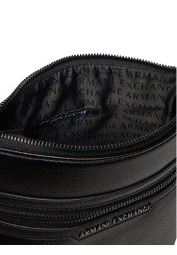 Armani Exchange Saszetka XM001603 AF17205 MC105 Czarny. Kolor: czarny. Materiał: skóra