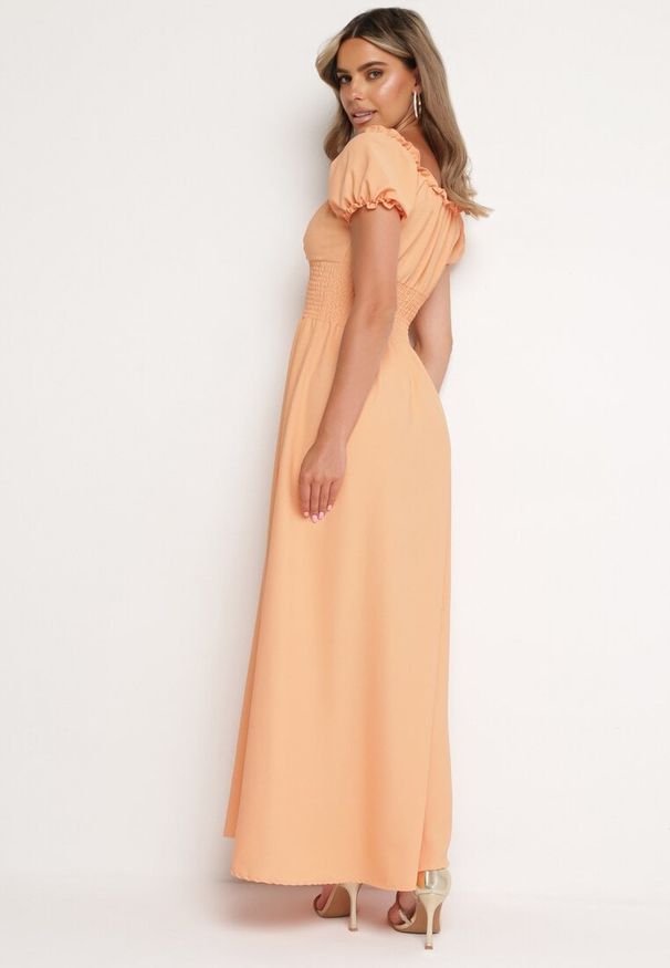 Born2be - Pomarańczowa Wiskozowa Sukienka z Gumką w Pasie i Trójkątnym Dekoltem Quneri. Okazja: na randkę, na imprezę, na spacer. Kolor: pomarańczowy. Materiał: wiskoza. Typ sukienki: sportowe. Styl: elegancki, sportowy