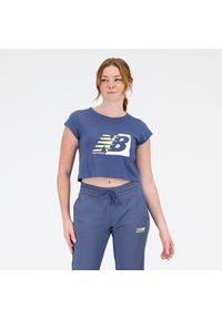 Koszulka damska New Balance WT31817VTI – niebieska. Kolor: niebieski. Materiał: materiał, bawełna, poliester. Długość rękawa: krótki rękaw. Długość: krótkie. Wzór: napisy #1